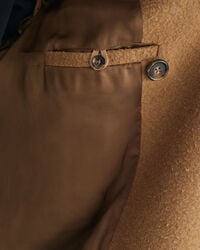 Kaksirivinen villakangastakki