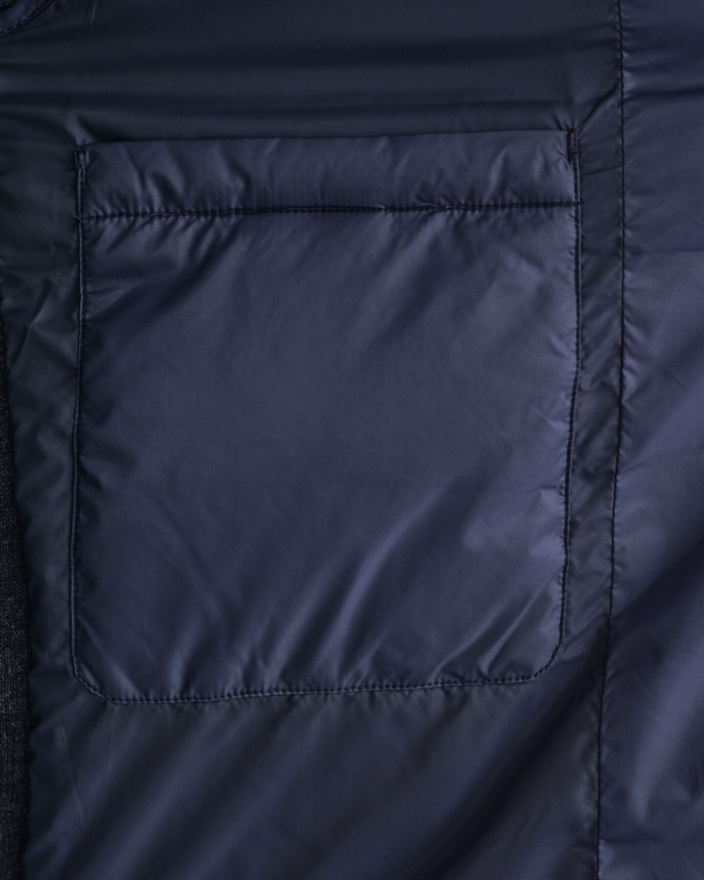 Kevyesti topattu Mixed Media -liivi