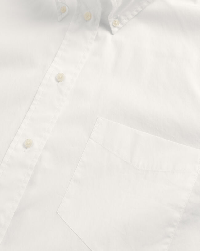 Relaxed fit ‑mitoitettu vajaamittainen paita