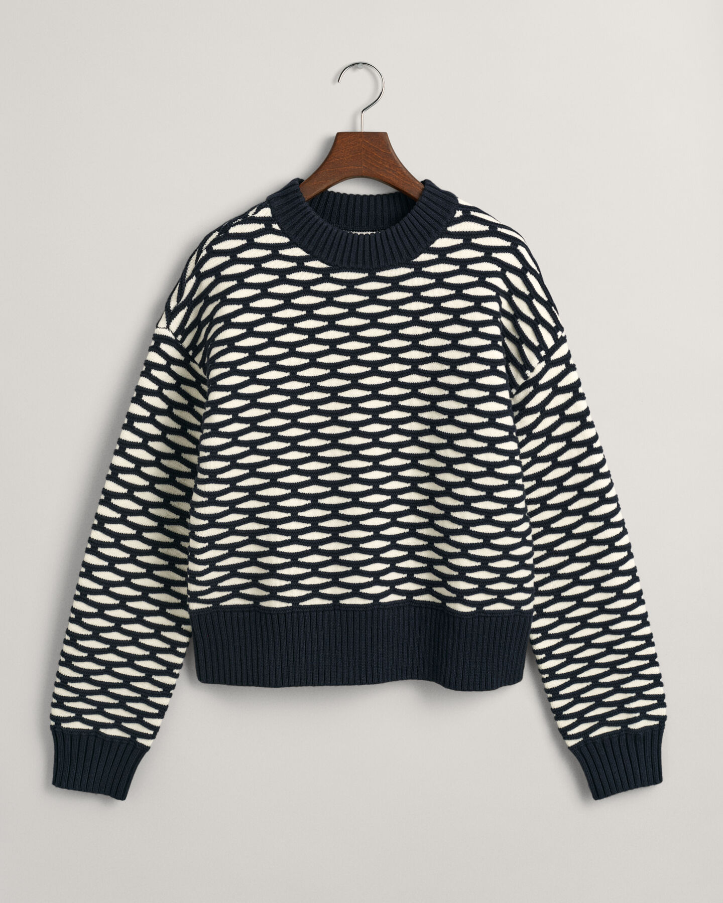 Intarsianeulepusero, py&ouml;re&auml; p&auml;&auml;ntie