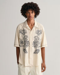 Oversized fit -mitoitettu kirjailtu lyhythihainen paita