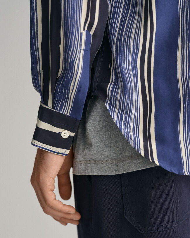 Relaxed fit ‑mitoitettu printtikuvioitu silkkipaita