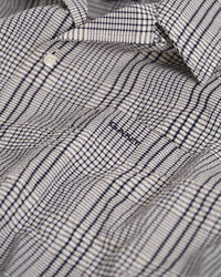 Relaxed&nbsp;fit ‑mitoitettu lyhythihainen seersucker-ruutupaita