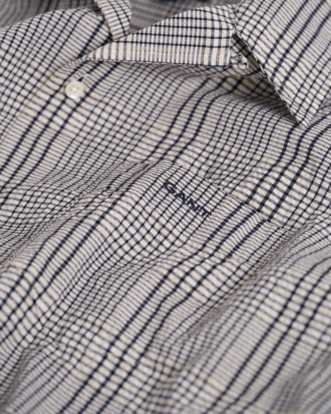 Relaxed&nbsp;fit ‑mitoitettu lyhythihainen seersucker-ruutupaita