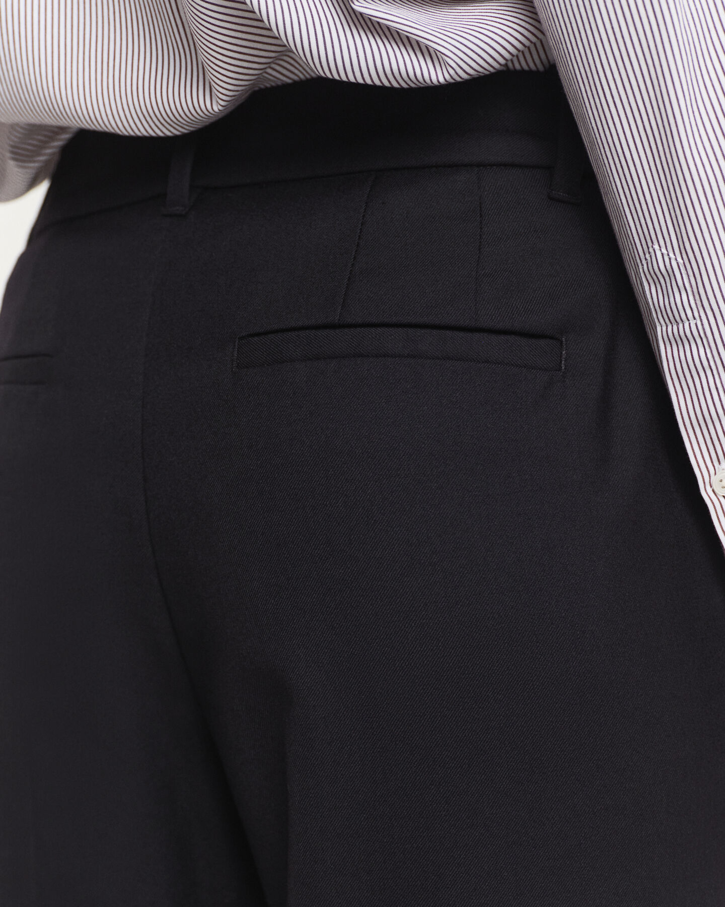 Hyvin istuvat villasekoitehousut