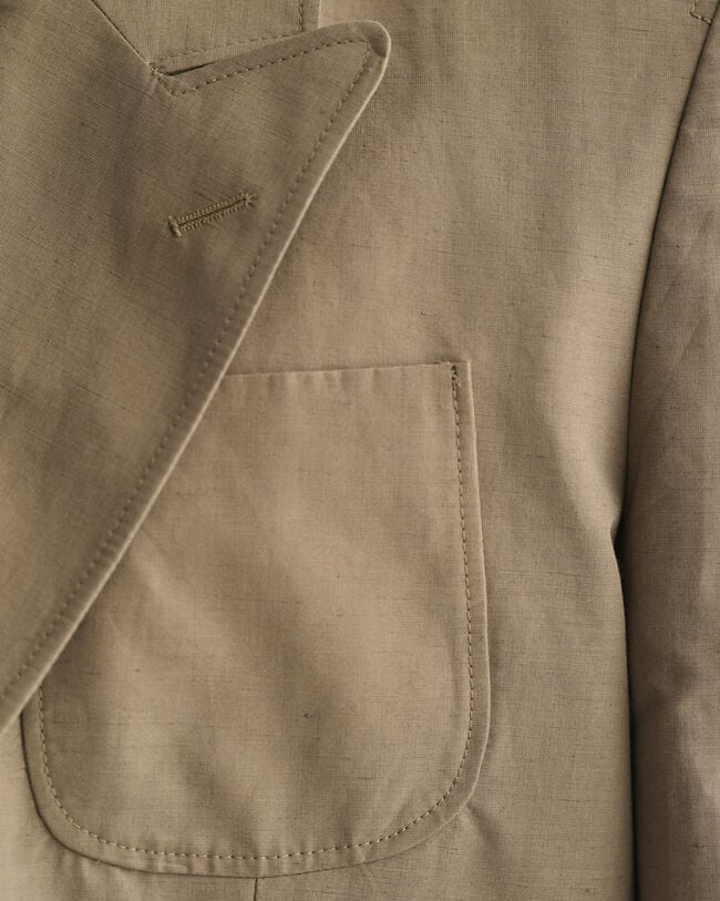 Oversized fit ‑mitoitettu kaksirivinen Safari-bleiseri