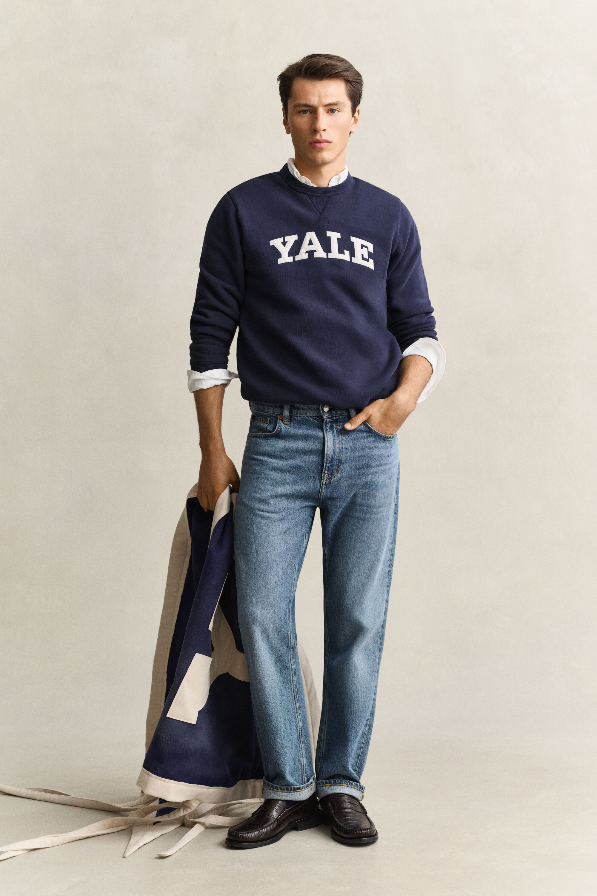 Gant x Yale-collegepaita, pyöreä pääntie