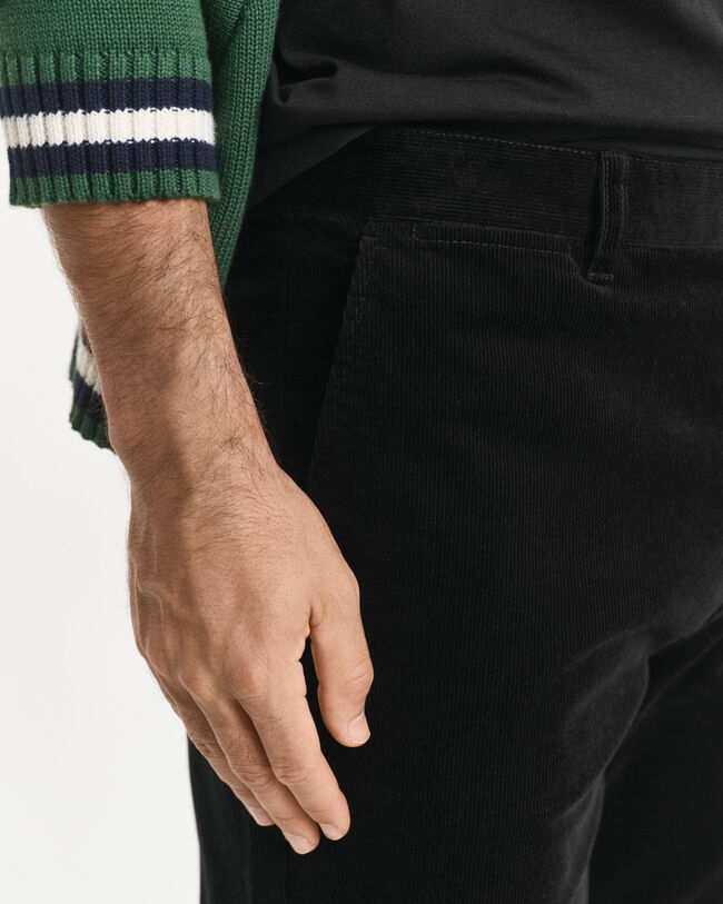 Regular fit ‑mitoitetut vakosamettichinot