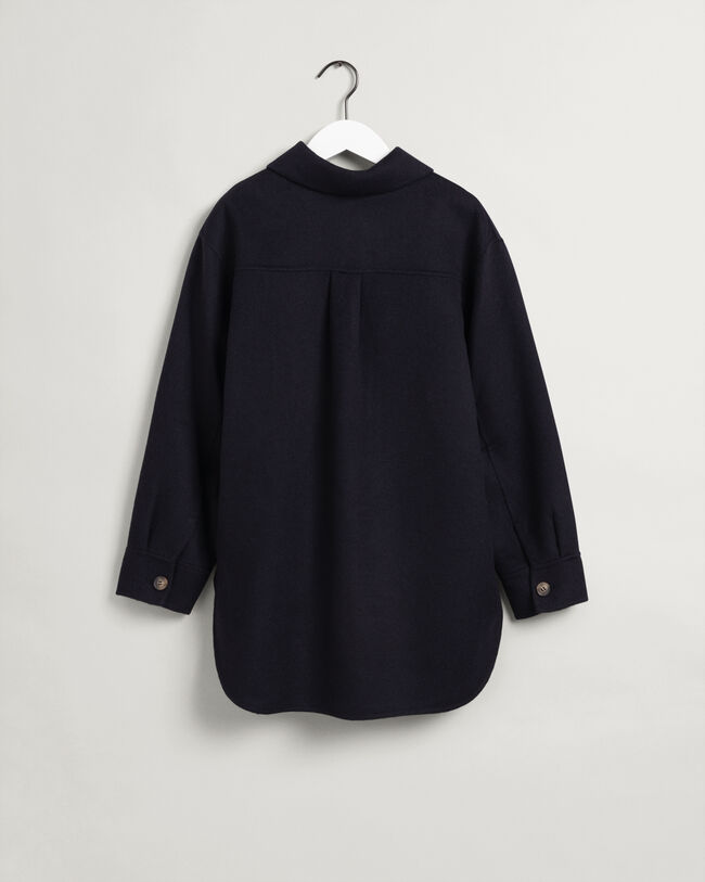 K&auml;sin tikattu paitatakki