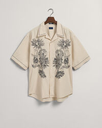 Oversized fit -mitoitettu kirjailtu lyhythihainen paita