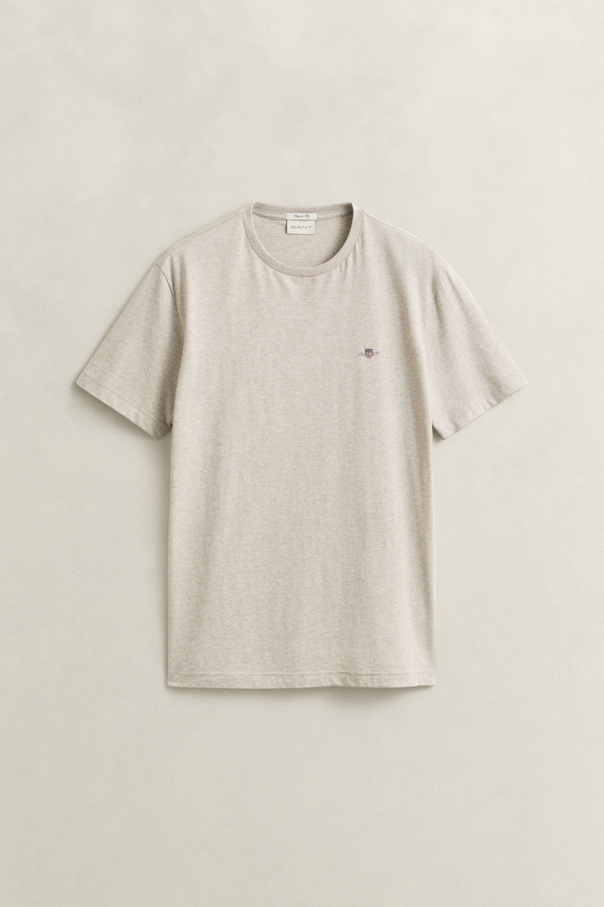Regular fit ‑mitoitettu Shield-t‑paita