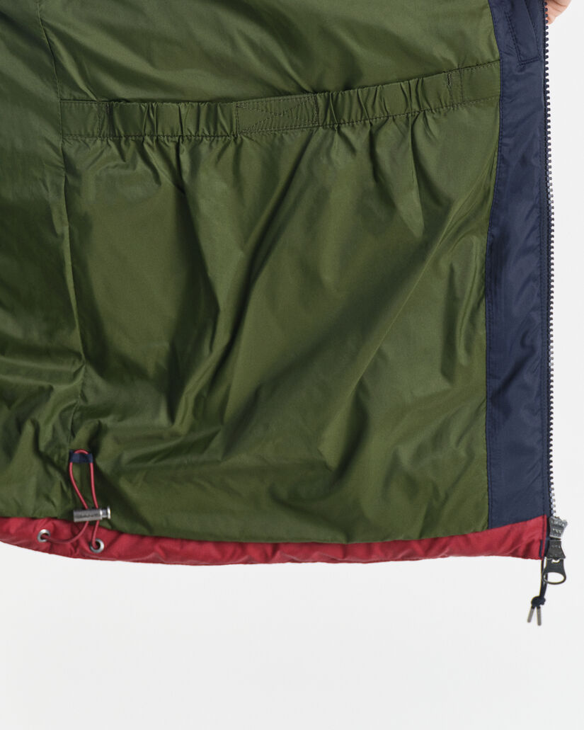 Monivärinen Active Cloud ‑takki