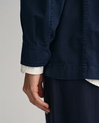 Valmiina värjätty armeijatakki