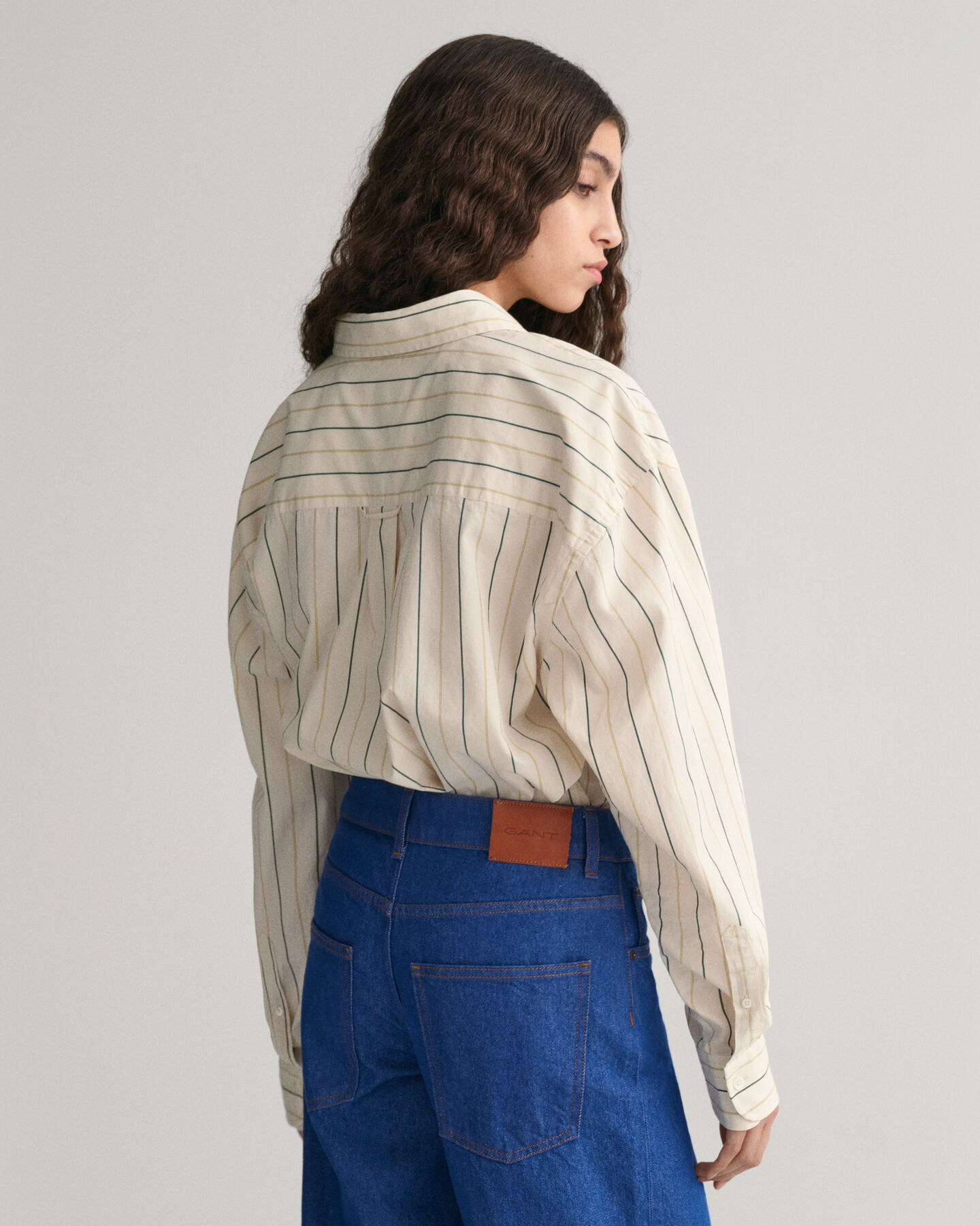 Oversized&nbsp;fit ‑mitoitettu raidallinen Compact-popliinipaita