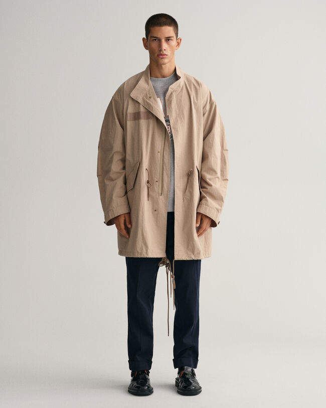 Retro Crest -collegepaita, jossa py&ouml;re&auml; p&auml;&auml;ntie