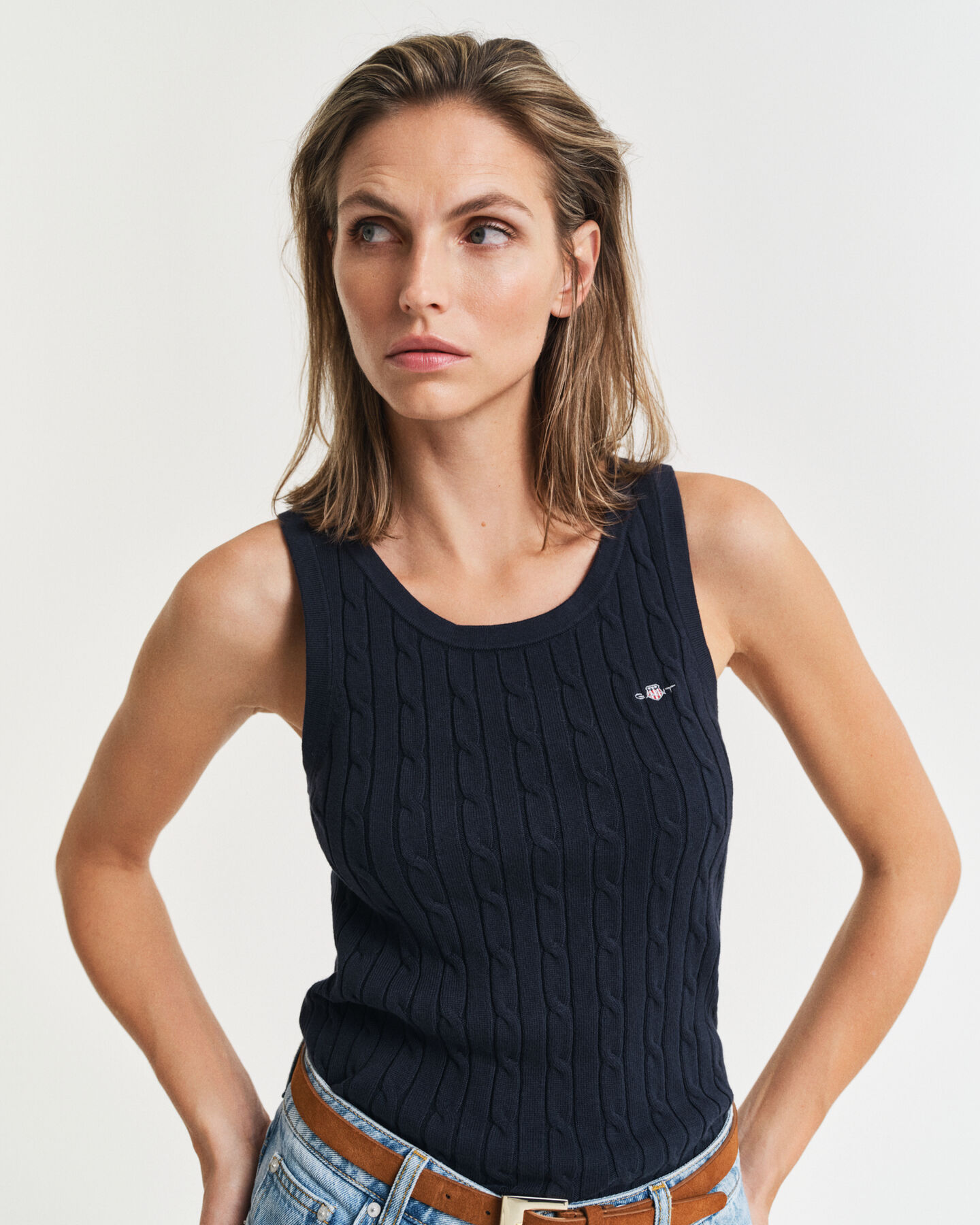 Joustopuuvillainen palmikkoneuletoppi