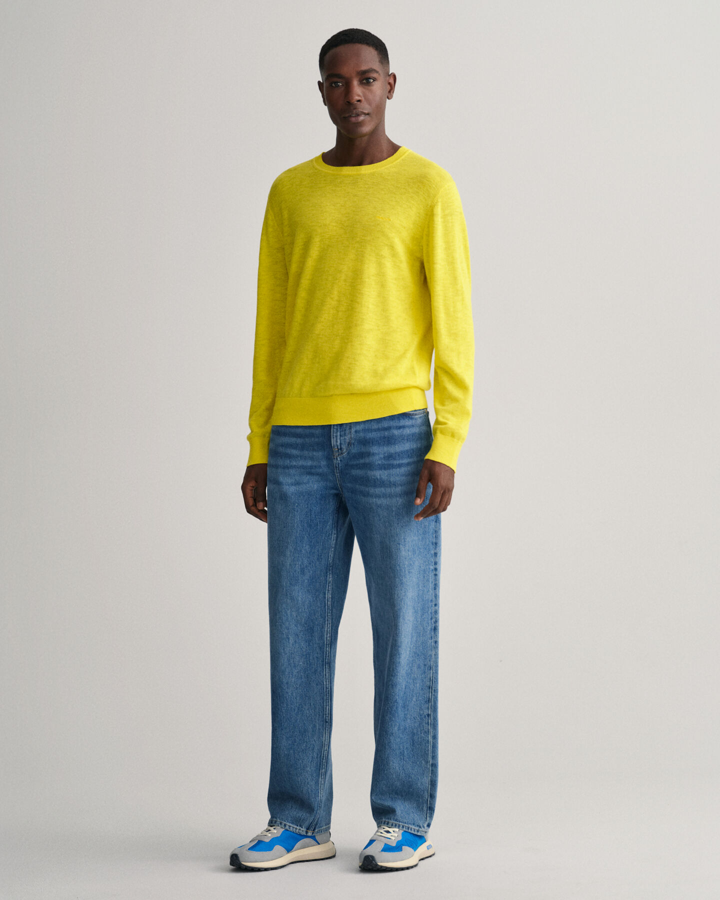 Puuvilla-pellavaneulepusero, jossa py&ouml;re&auml; p&auml;&auml;ntie