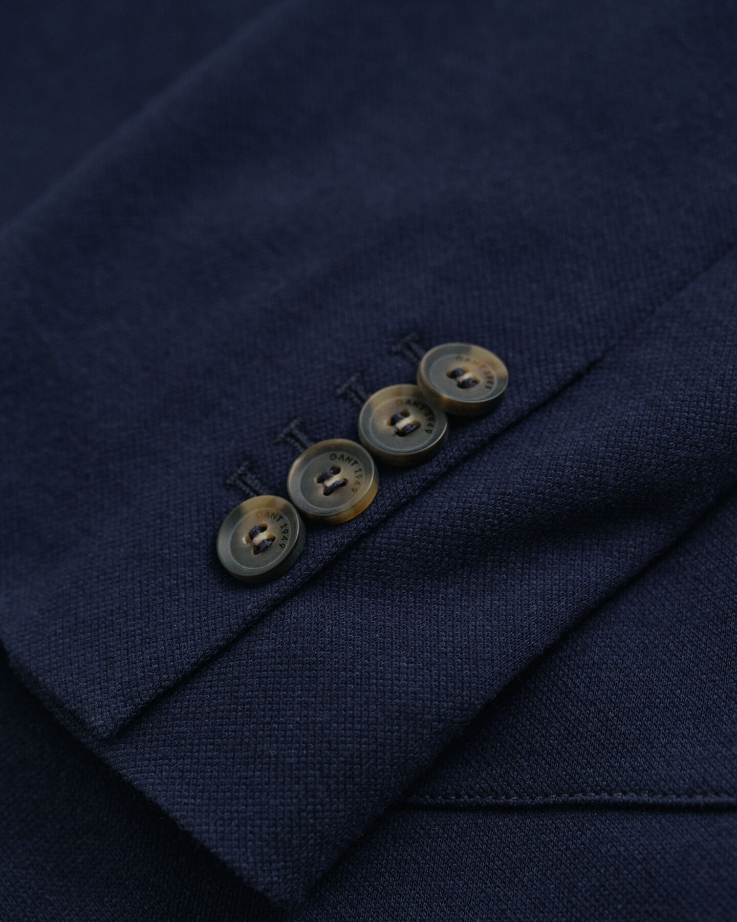 Slim fit ‑mitoitettu pikeebleiseri