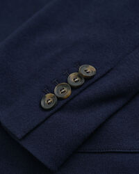 Slim fit ‑mitoitettu pikeebleiseri