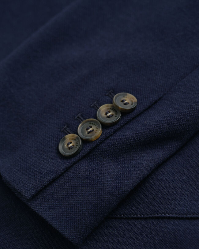 Slim fit ‑mitoitettu pikeebleiseri