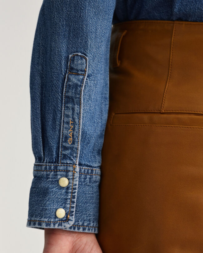 Regular fit ‑mitoitettu farkkupaita