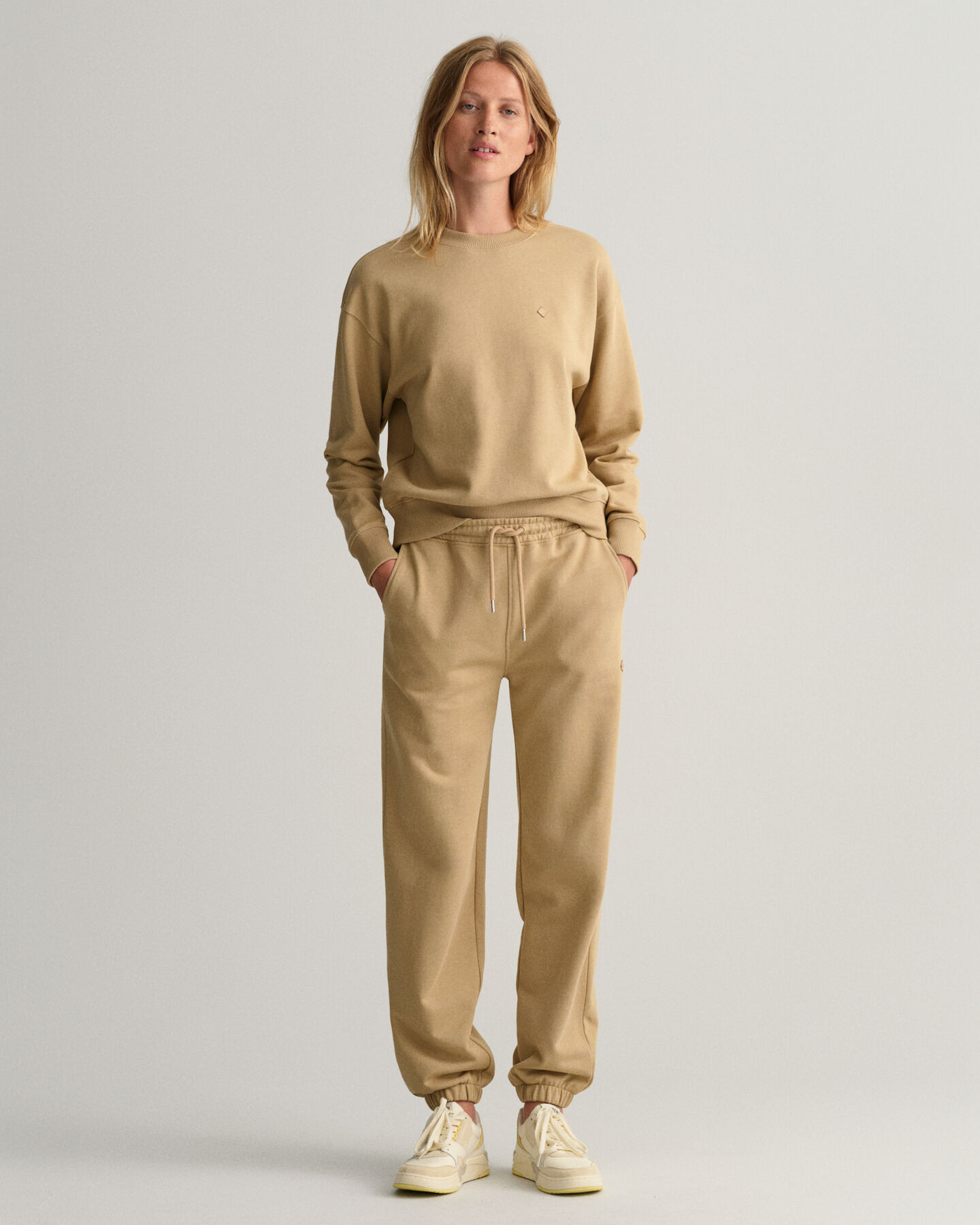 Relaxed fit ‑mitoitetut Icon&nbsp;G Essential ‑collegehousut