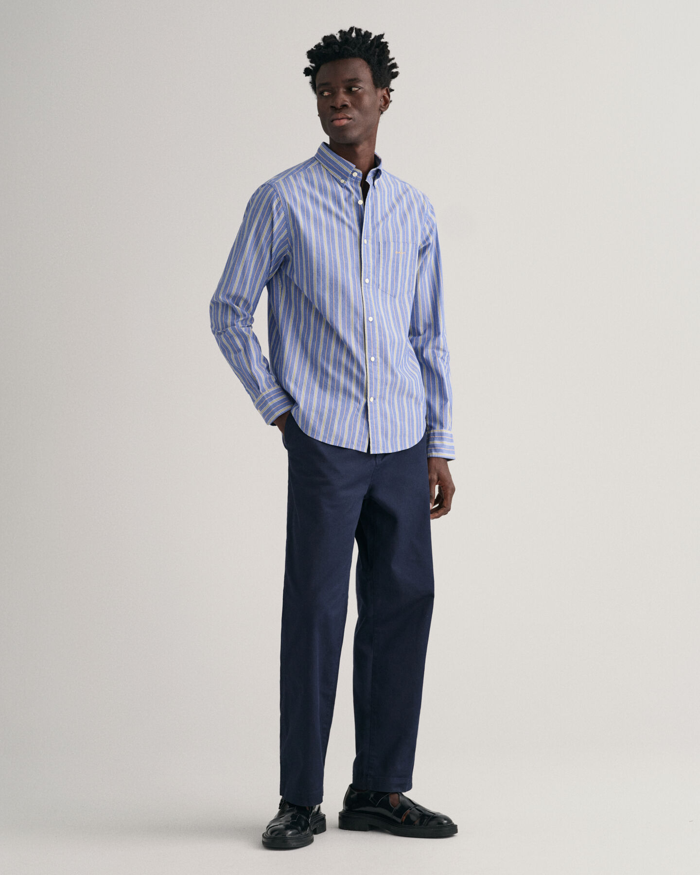 Regular fit ‑mitoitettu raidallinen popliinipaita