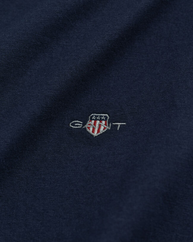 Slim fit ‑mitoitettu Shield-t‑paita, jossa v-pääntie