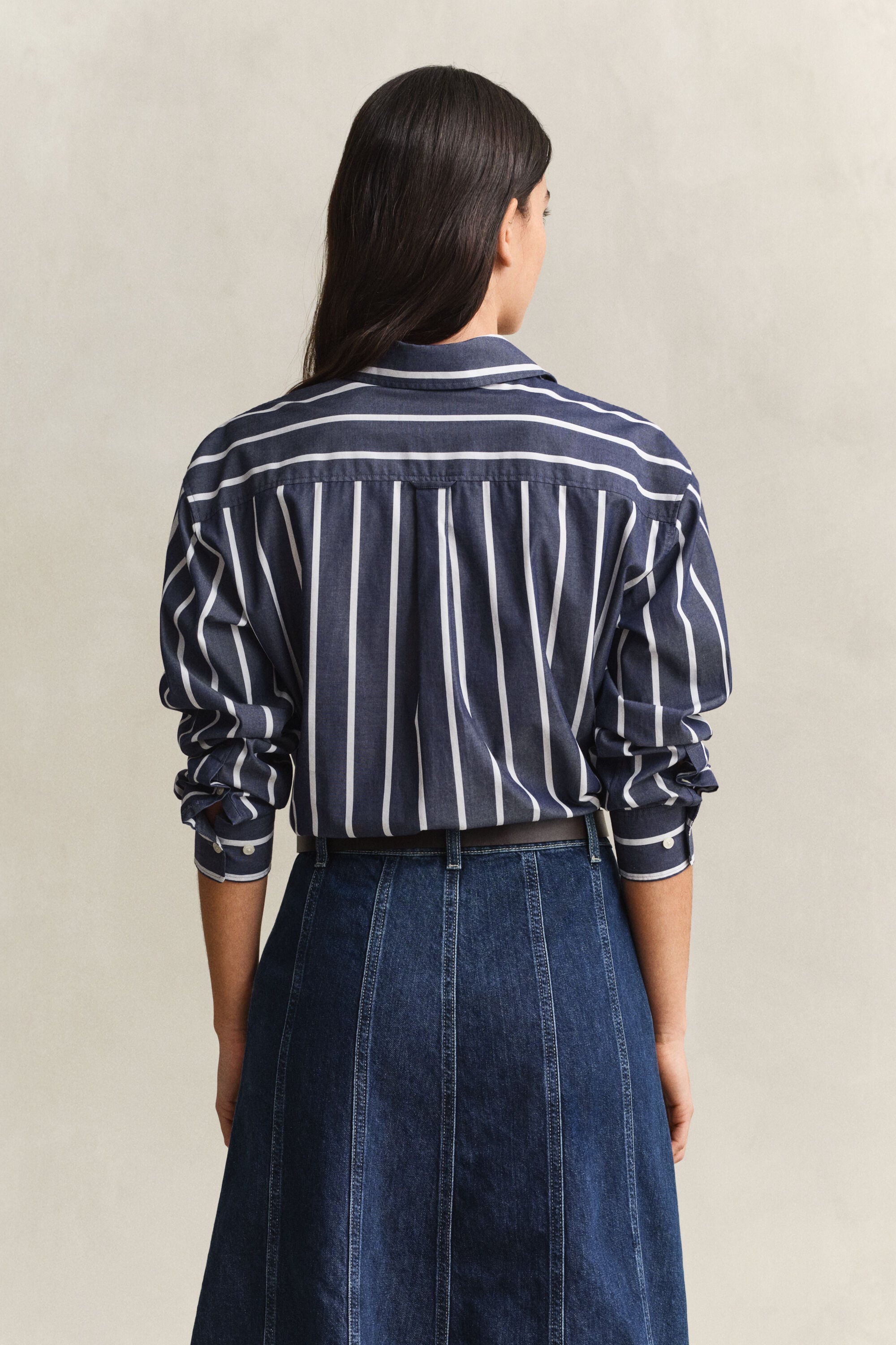 Relaxed fit ‑mitoitettu klassinen popliiniraitapaita