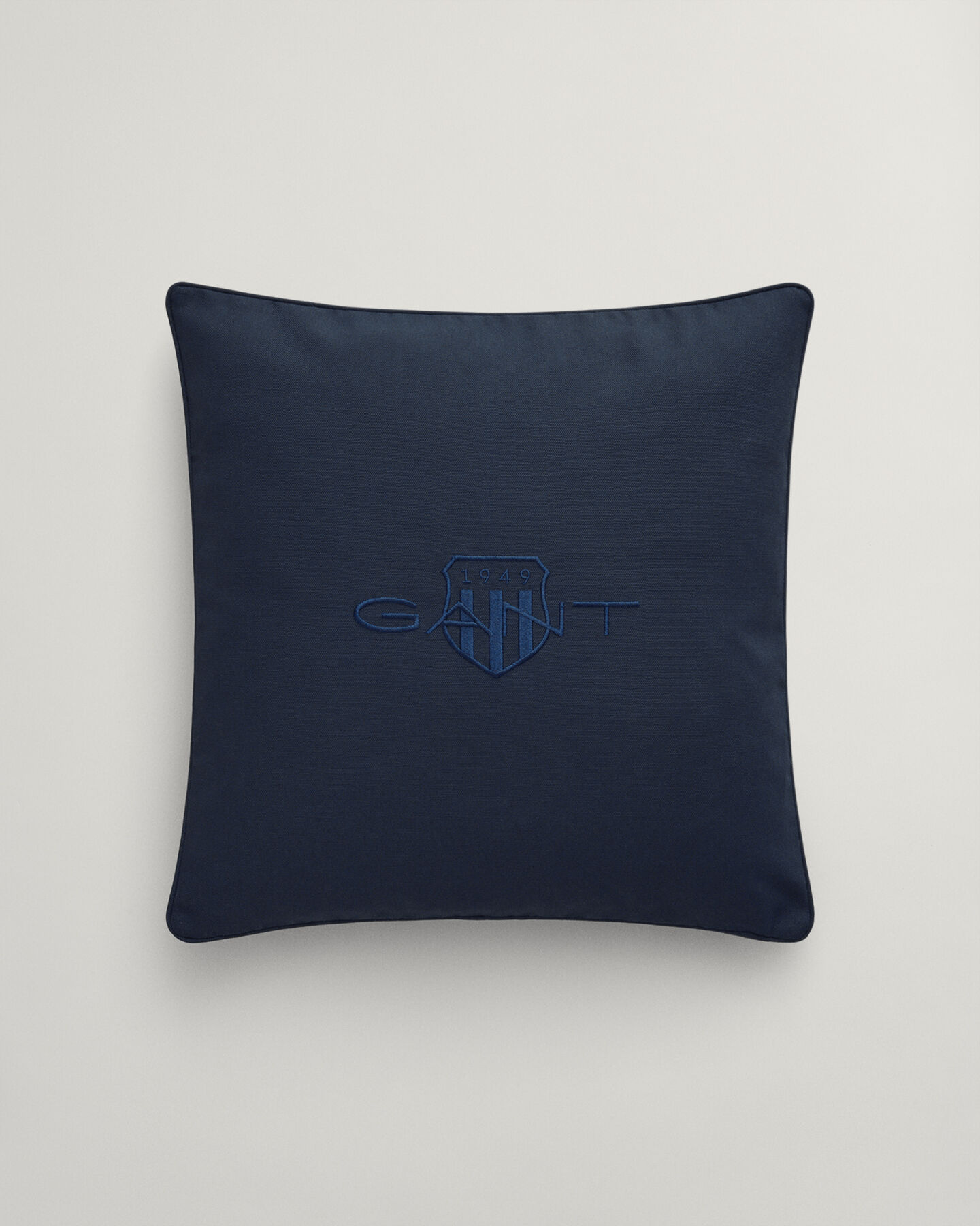 Tonal Archive Shield ‑tyynynpäällinen