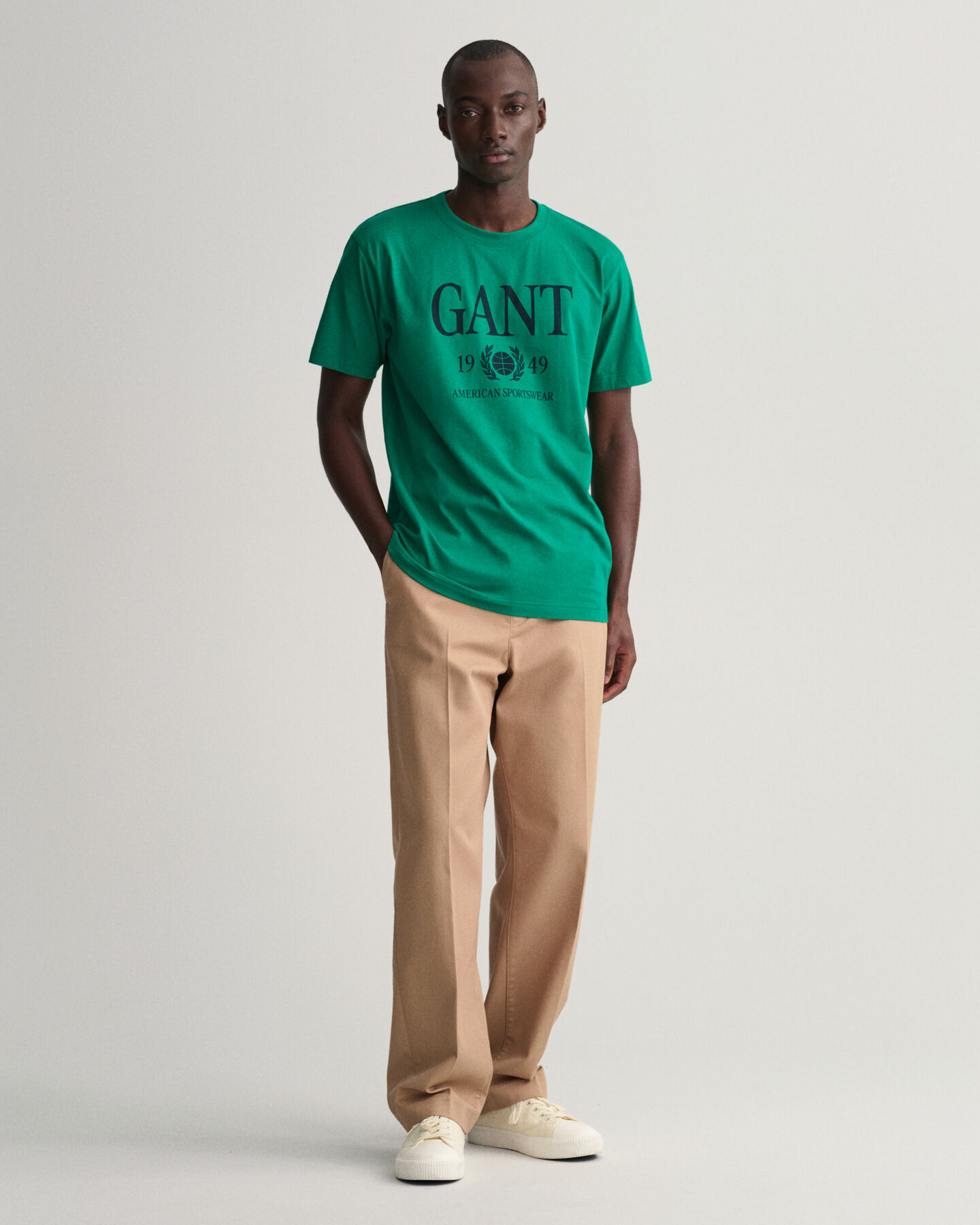 Retro Crest ‑t‑paita