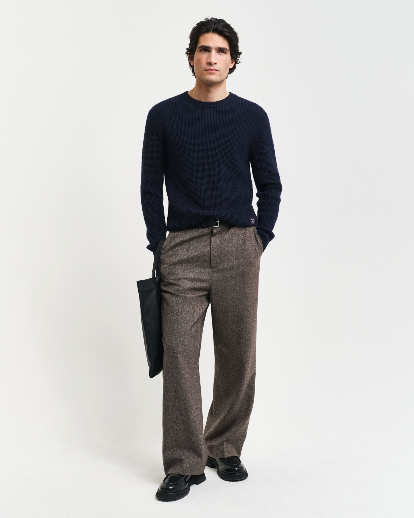 Kohopintainen villasekoiteneule, pyöreä pääntie