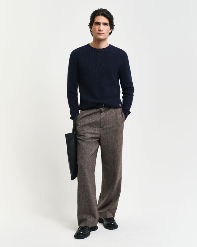 Kohopintainen villasekoiteneule, pyöreä pääntie