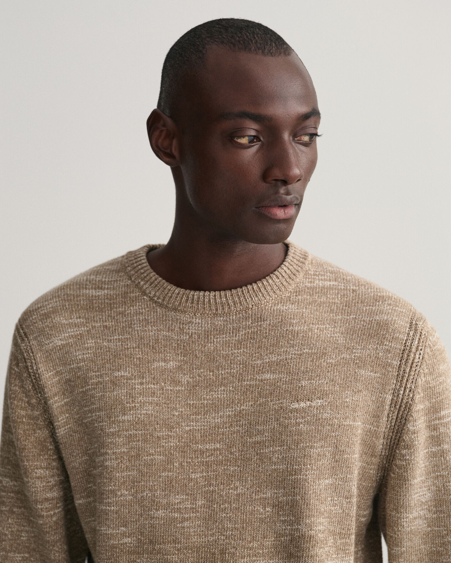 Kierrelankaneule, jossa py&ouml;re&auml; p&auml;&auml;ntie