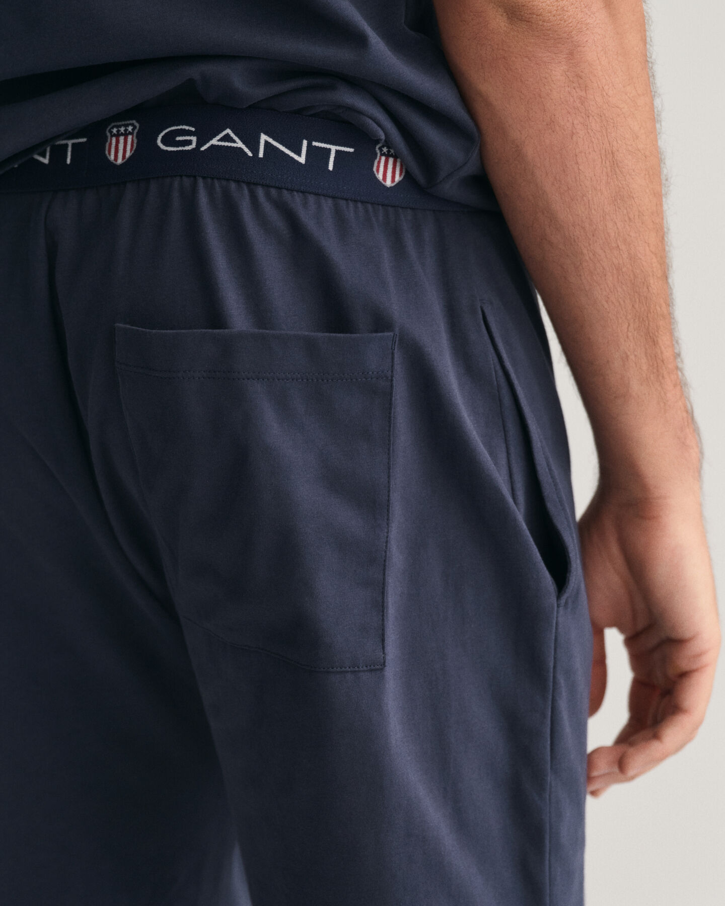 Jerseypyjama lahjapakkauksessa