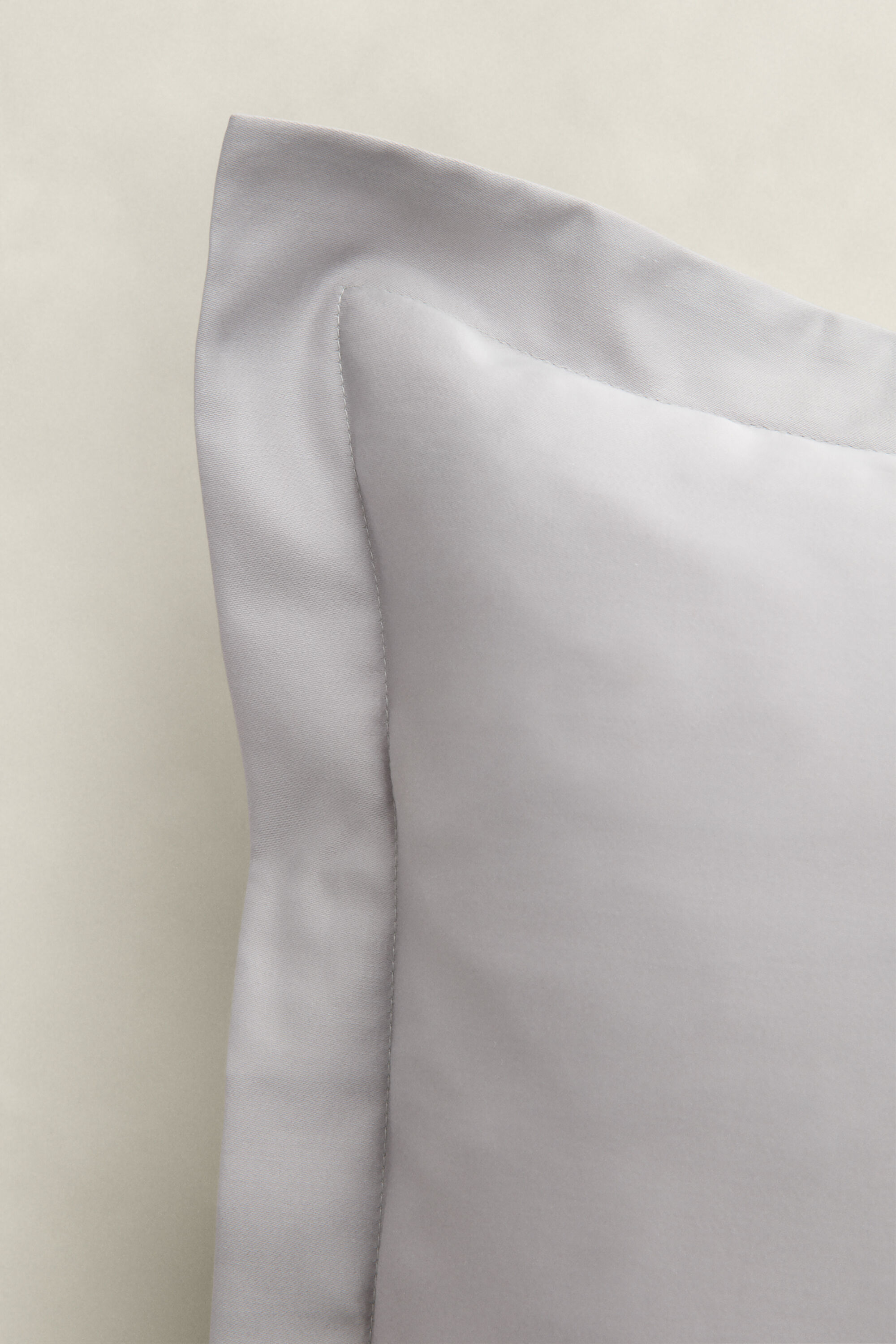 Sateen-tyynyliina