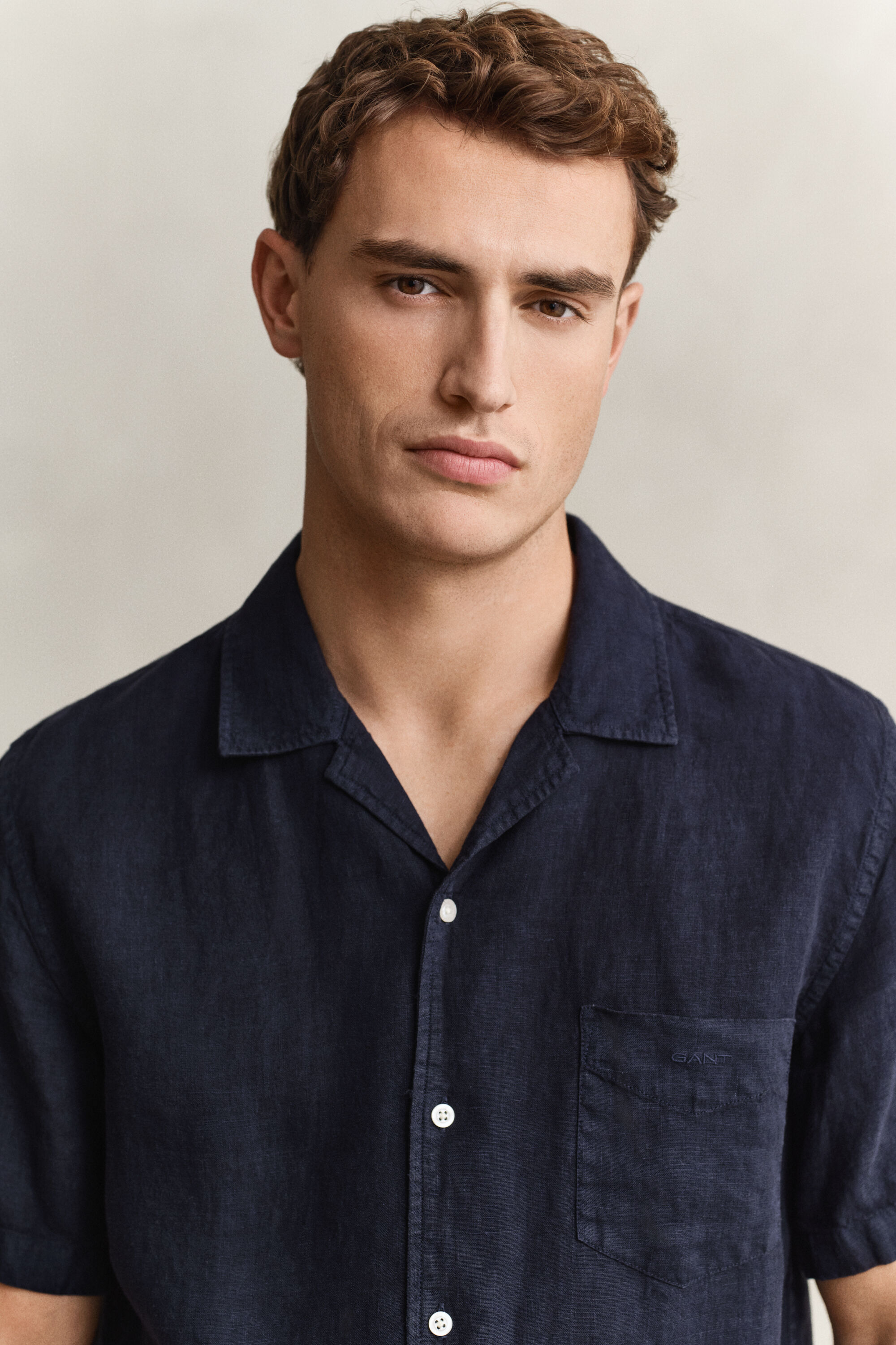 Lyhythihainen pellavapaita