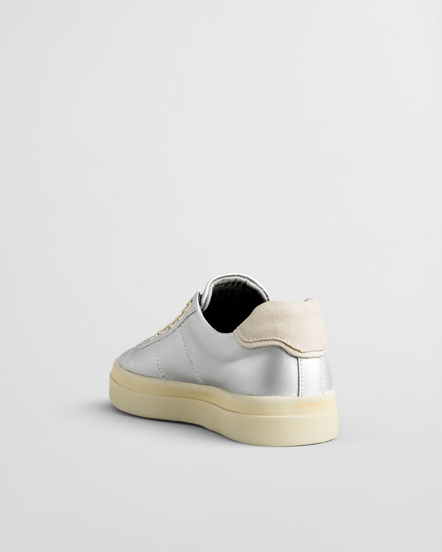 Metallinhohtoiset Avona-nahkatennarit