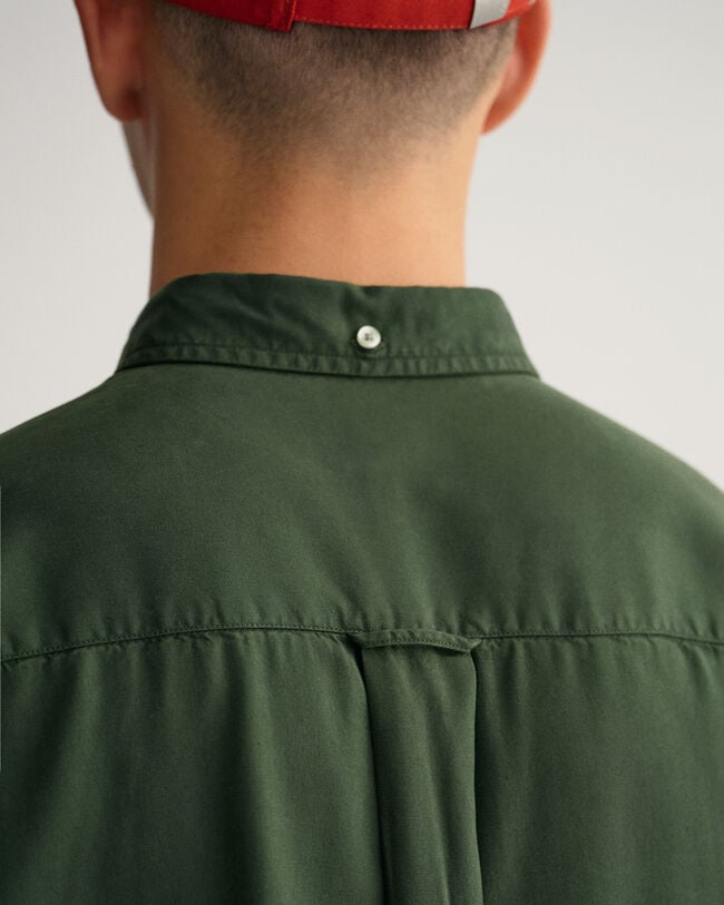 Relaxed fit ‑mitoitettu, valmiina v&auml;rj&auml;tty lyosellipaita