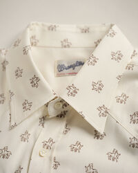 Wrangler x GANT ‑malliston slim fit ‑mitoitettu Western-silkkipaita