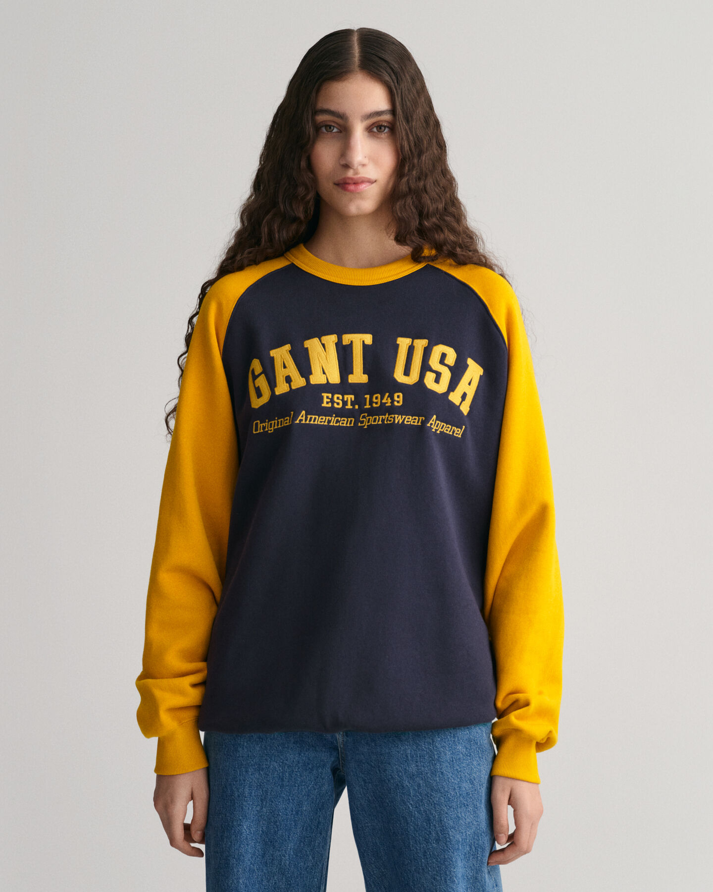 GANT USA ‑collegepaita, jossa pyöreä pääntie