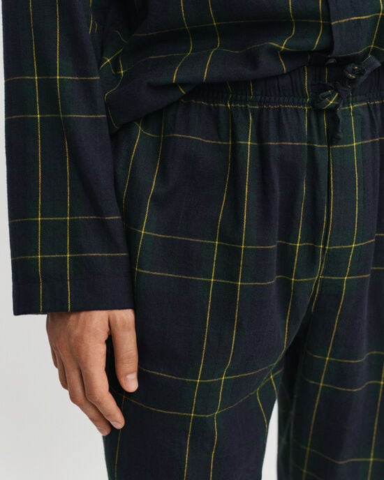 Ruudullinen flanellipyjama lahjapakkauksessa