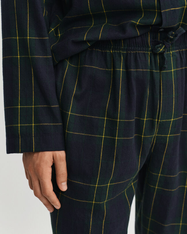 Ruudullinen flanellipyjama lahjapakkauksessa