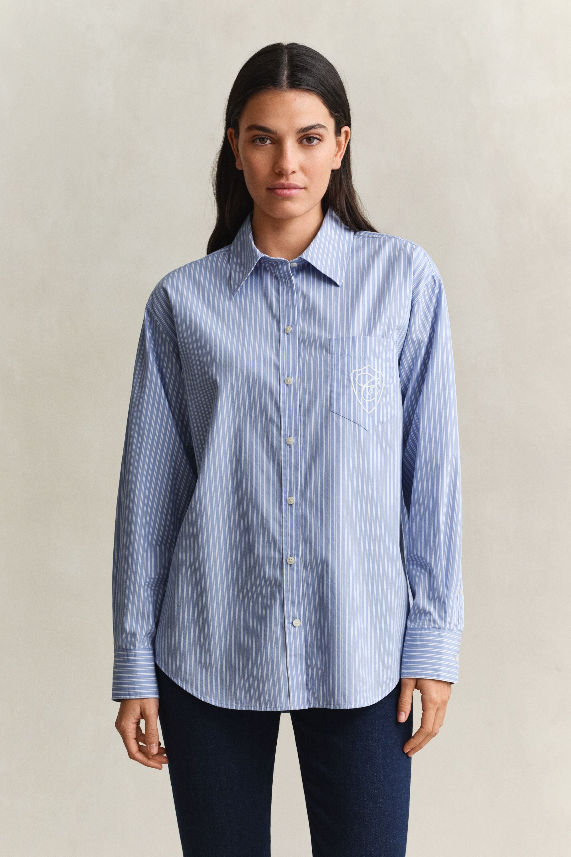 Relaxed fit ‑mitoitettu klassinen popliiniraitapaita