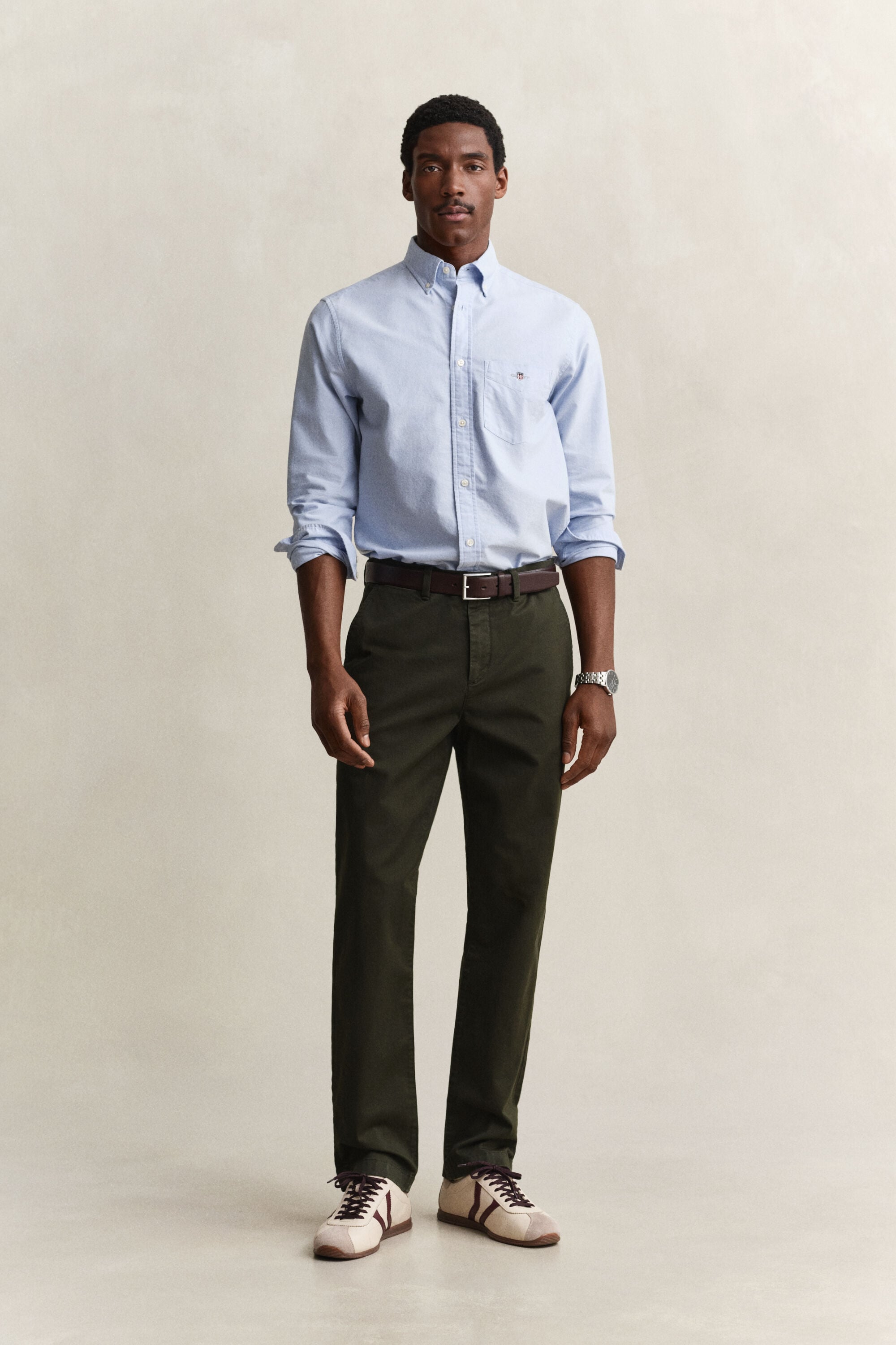 Regular fit ‑mitoitetut klassiset chinot