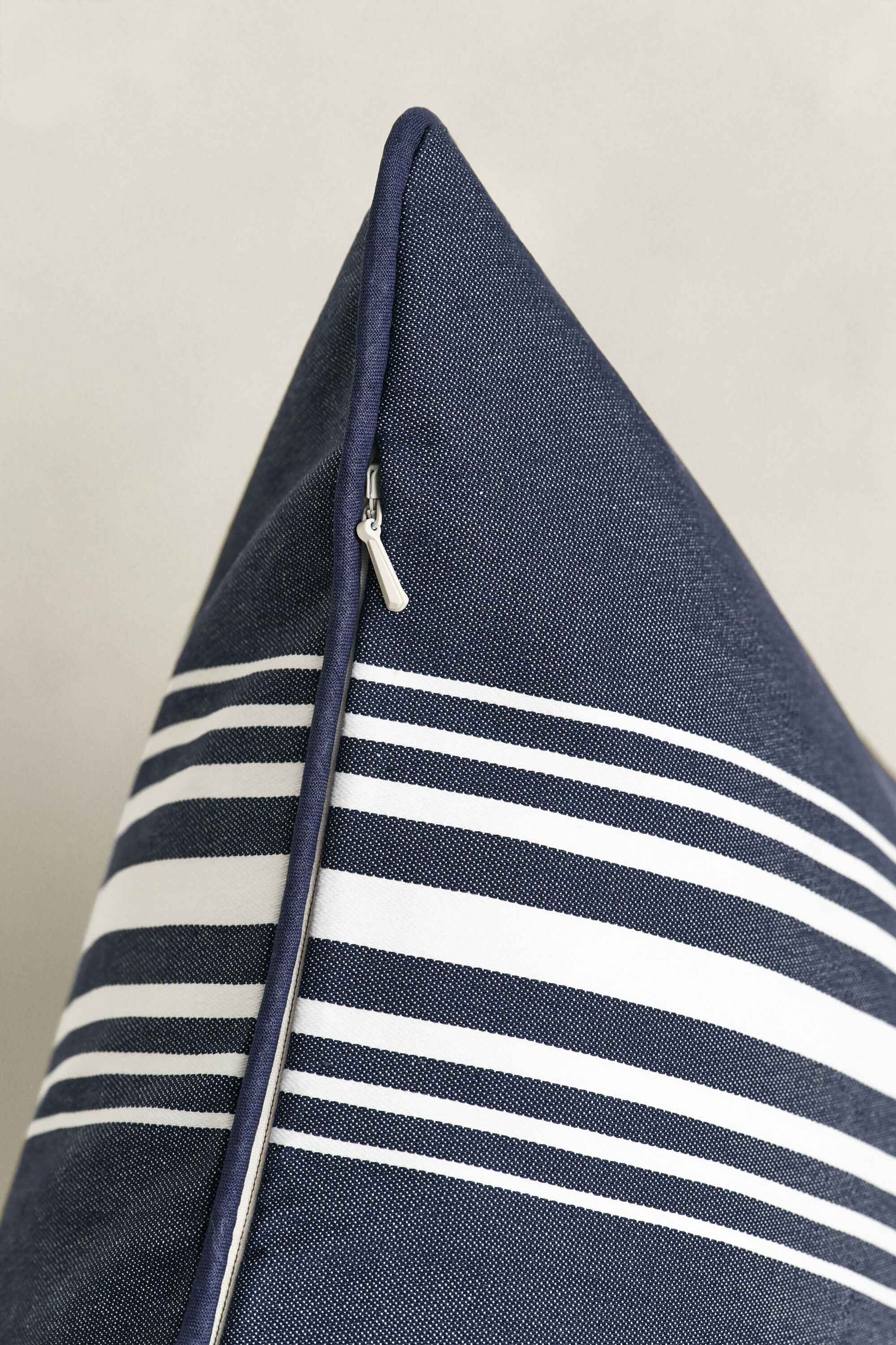 Yacht Striped ‑tyynynpäällinen