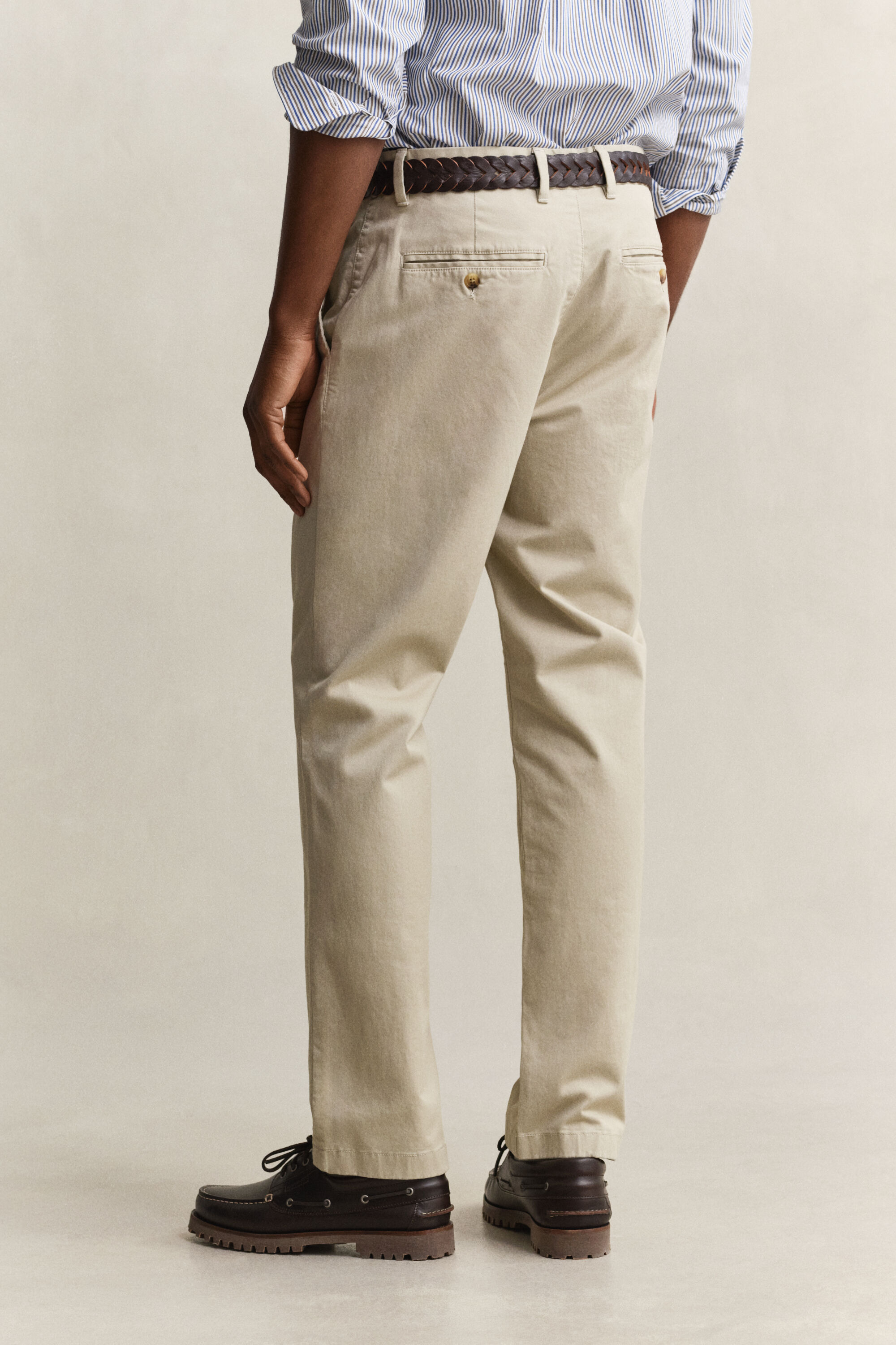 Regular fit ‑mitoitetut klassiset chinot