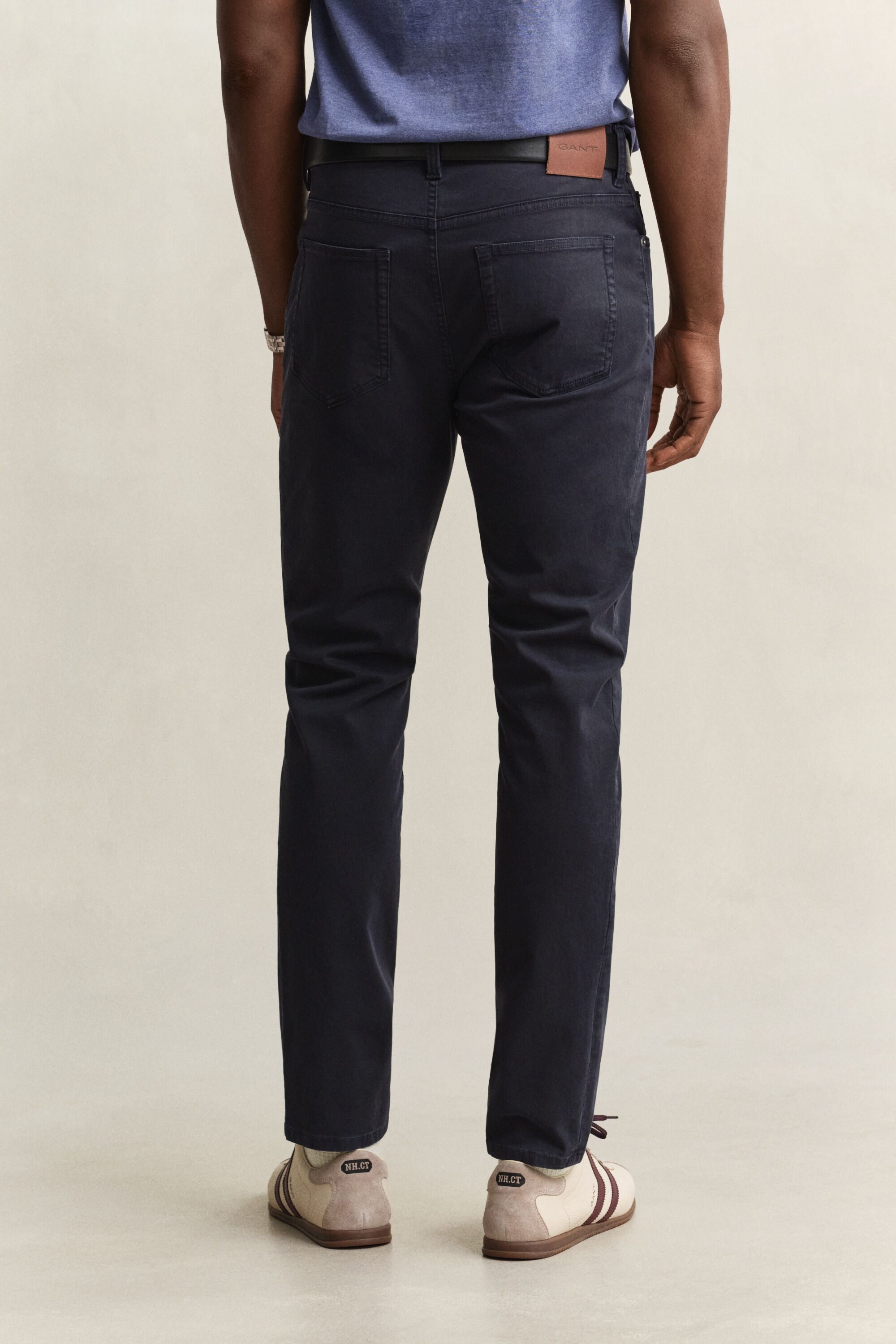 Slim fit ‑mitoitetut Desert-farkut