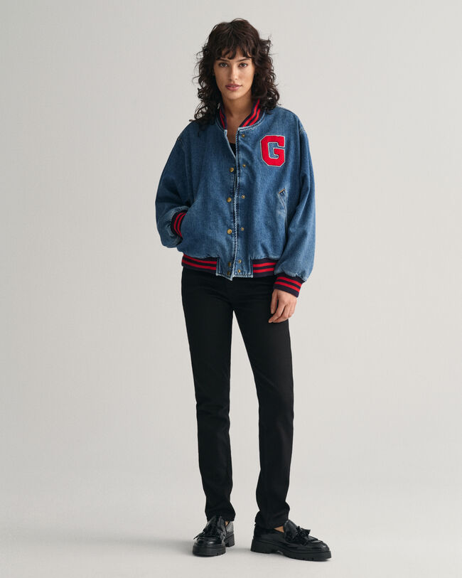 Slim fit ‑mitoitetut erittäin joustavat farkut