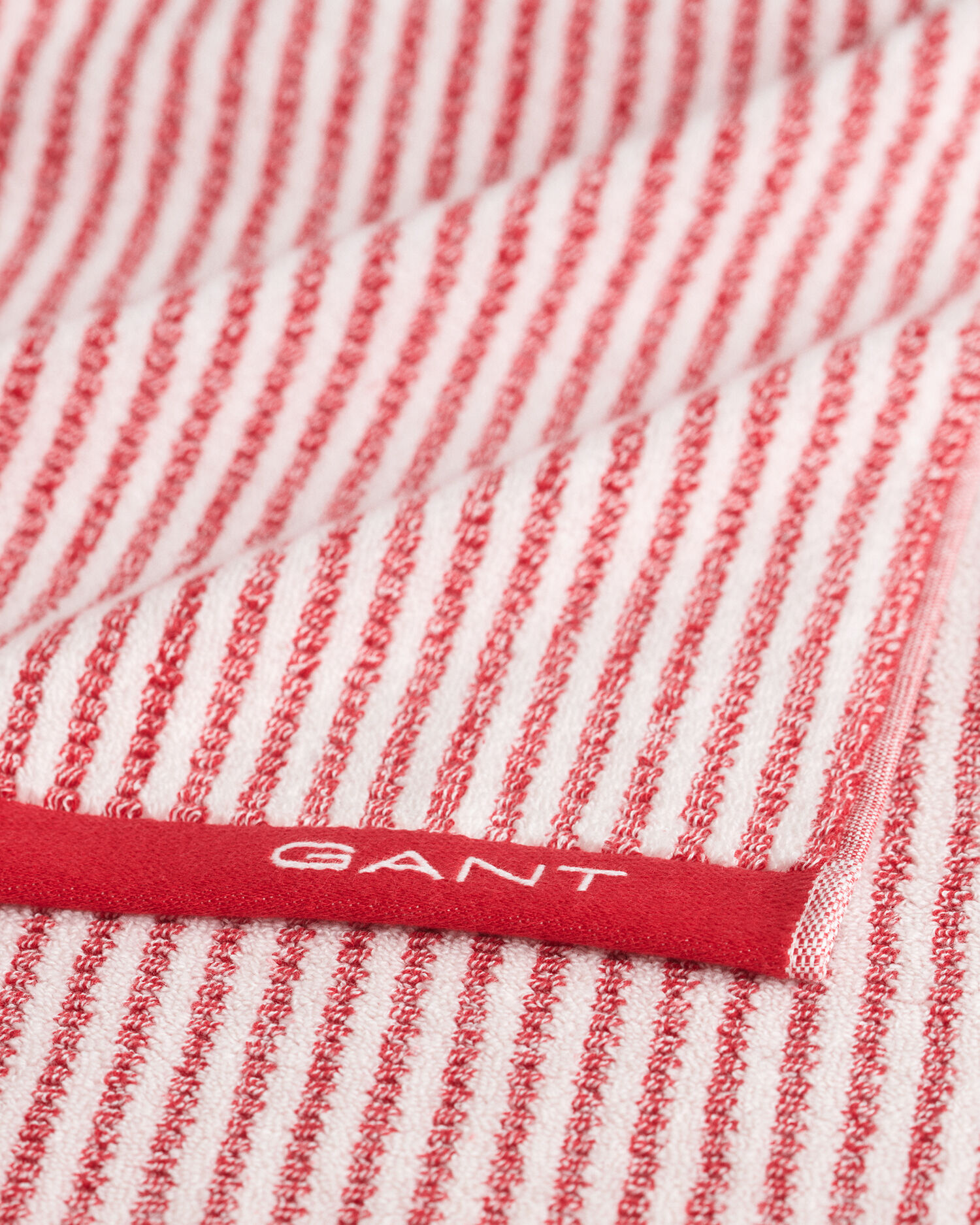 Raidallinen pyyhe (70 cm x 140 cm)